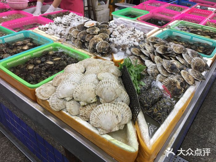 白藤頭水產(chǎn)批發(fā)市場 從海鮮集散地到日用百貨新商圈